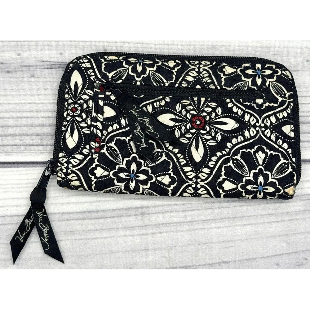 VERA‎ BRADLEY BARCELONA BLACK / WHITE ZIP AROUND WRISTLET WALLET